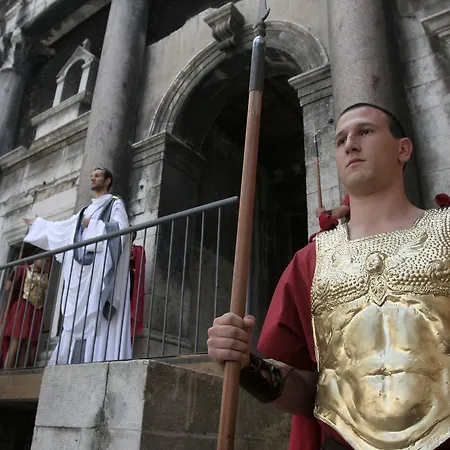 Gasthuis Riva Palace 4*