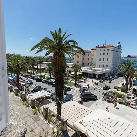 Konukevi Riva Palace 4*