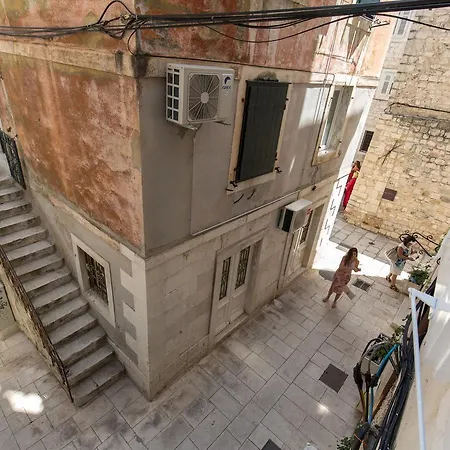 Guest house Riva Palace 4*