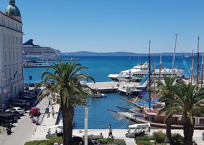 Riva Palace Πανσιόν 4*