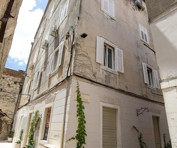 Riva Palace Πανσιόν 4*