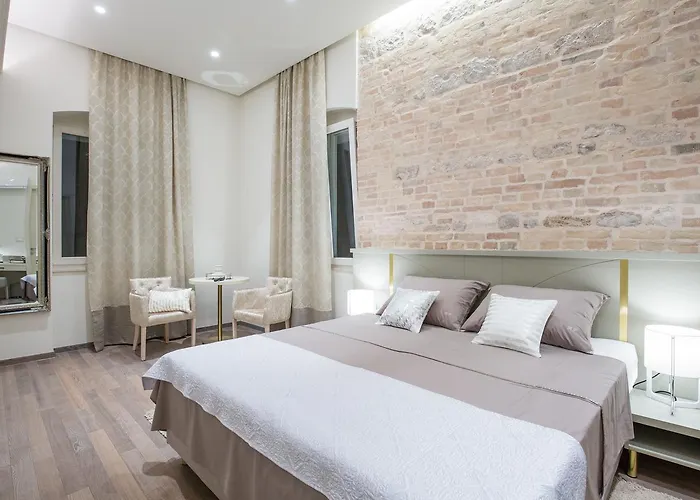 Πανσιόν Riva Palace 4*