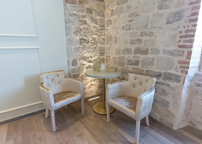 Πανσιόν Riva Palace 4*