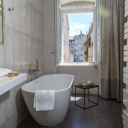 بيت ضيافة Riva Palace